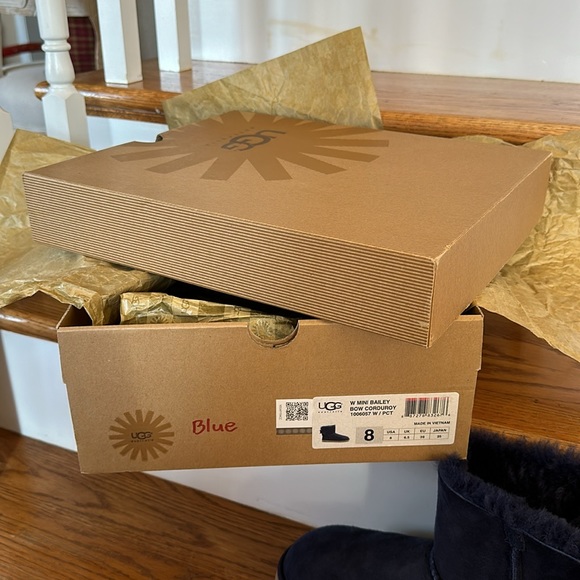EUC Ugg women’s mini Bailey Bow corduroy blue size 8 - Picture 6 of 7